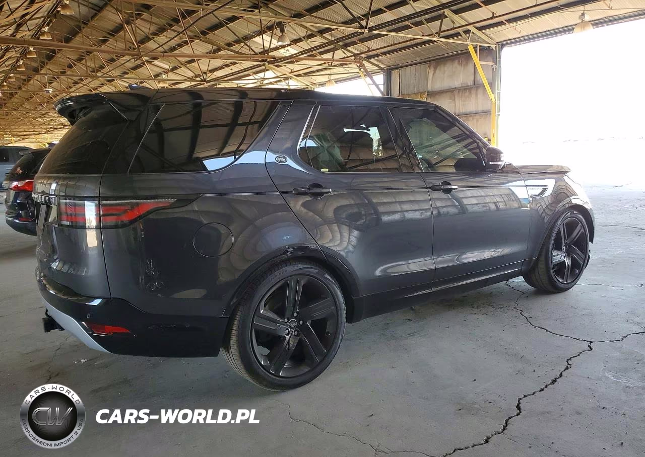 2023 Land Rover Discovery Metropolitan Edition VIN:SALRW4EUXP2478524 - 3