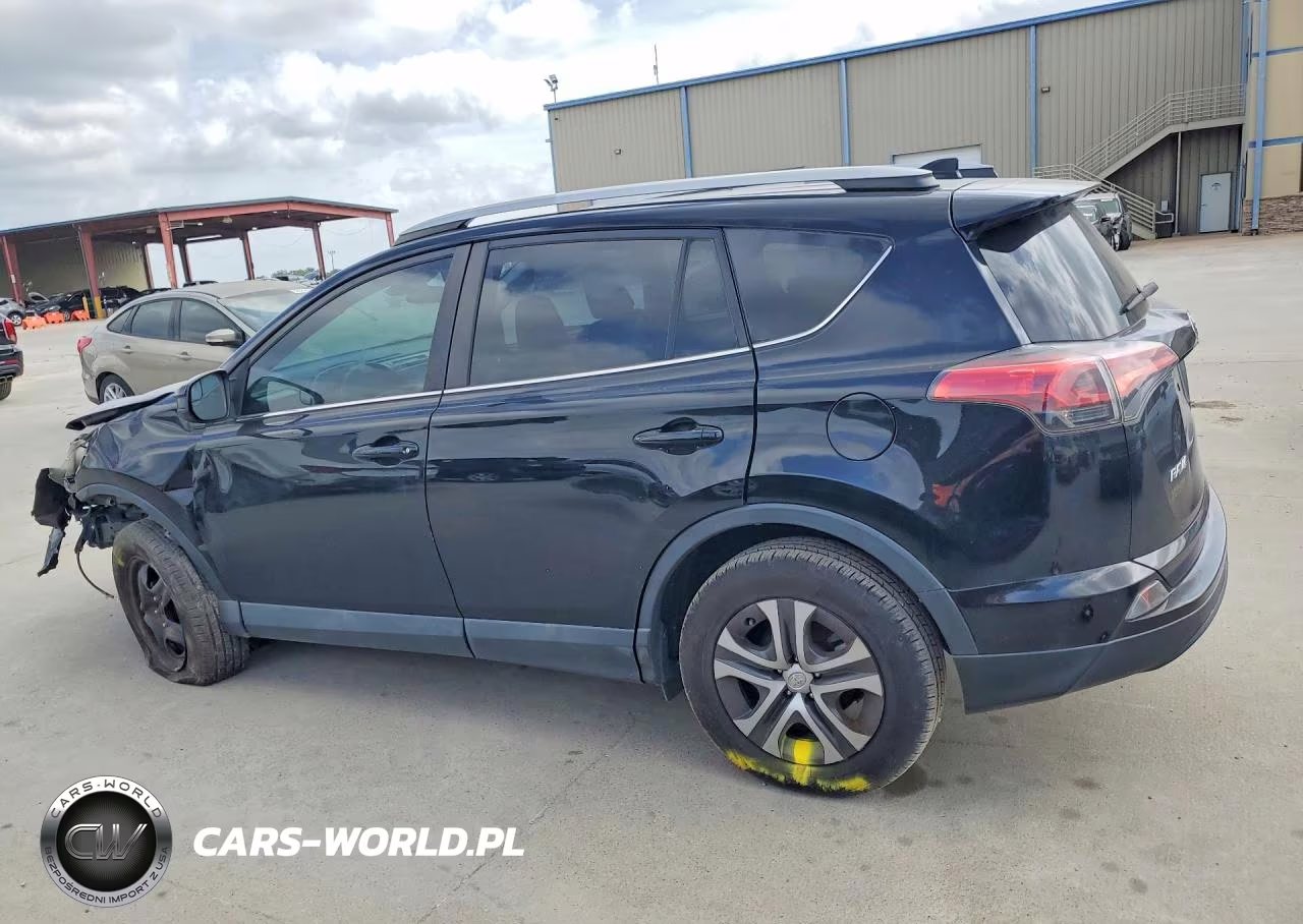 2018 Toyota Rav4 Le VIN:2T3ZFREV2JW495121 - 2