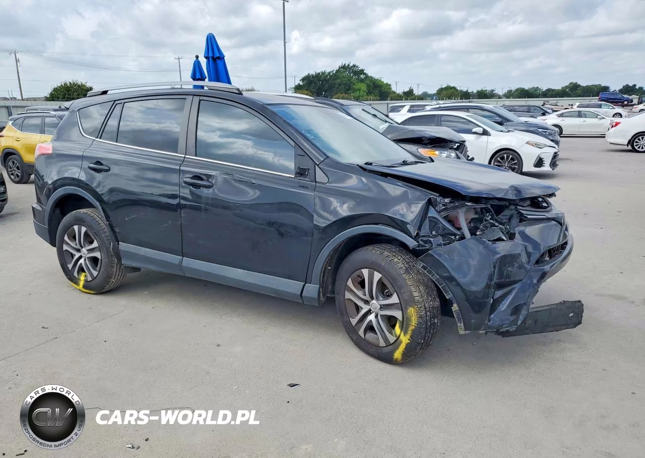 2018 Toyota Rav4 Le VIN:2T3ZFREV2JW495121 - 4