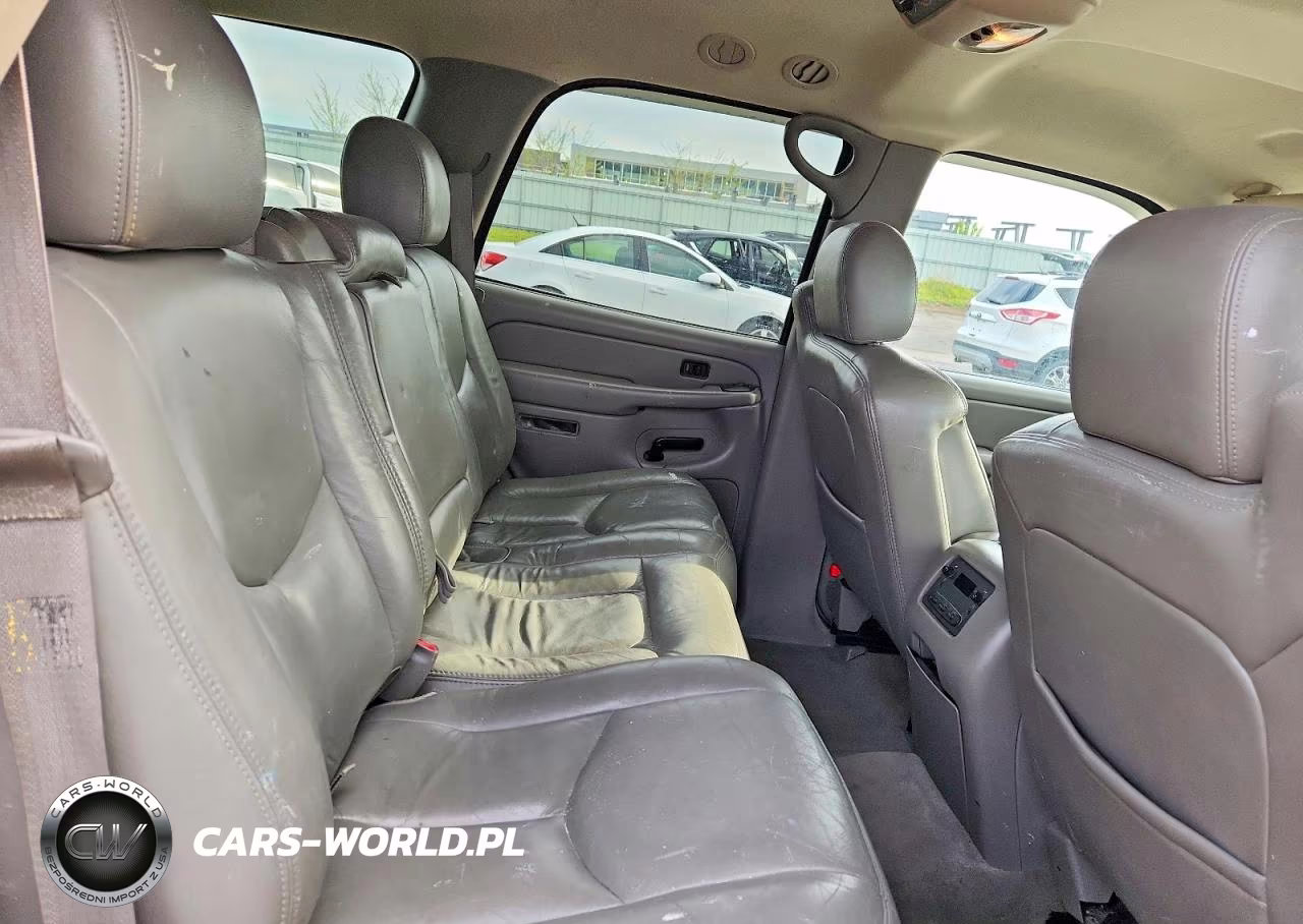 2004 Chevrolet Tahoe K1500 VIN:1GNEK13T54J235058 - 11