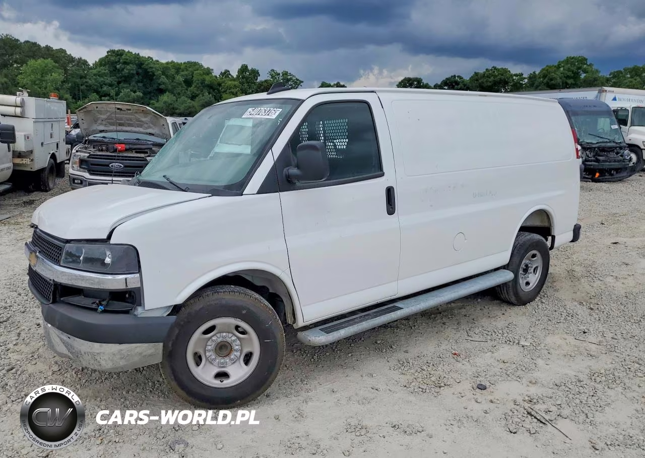 2025 Chevrolet Express G2500