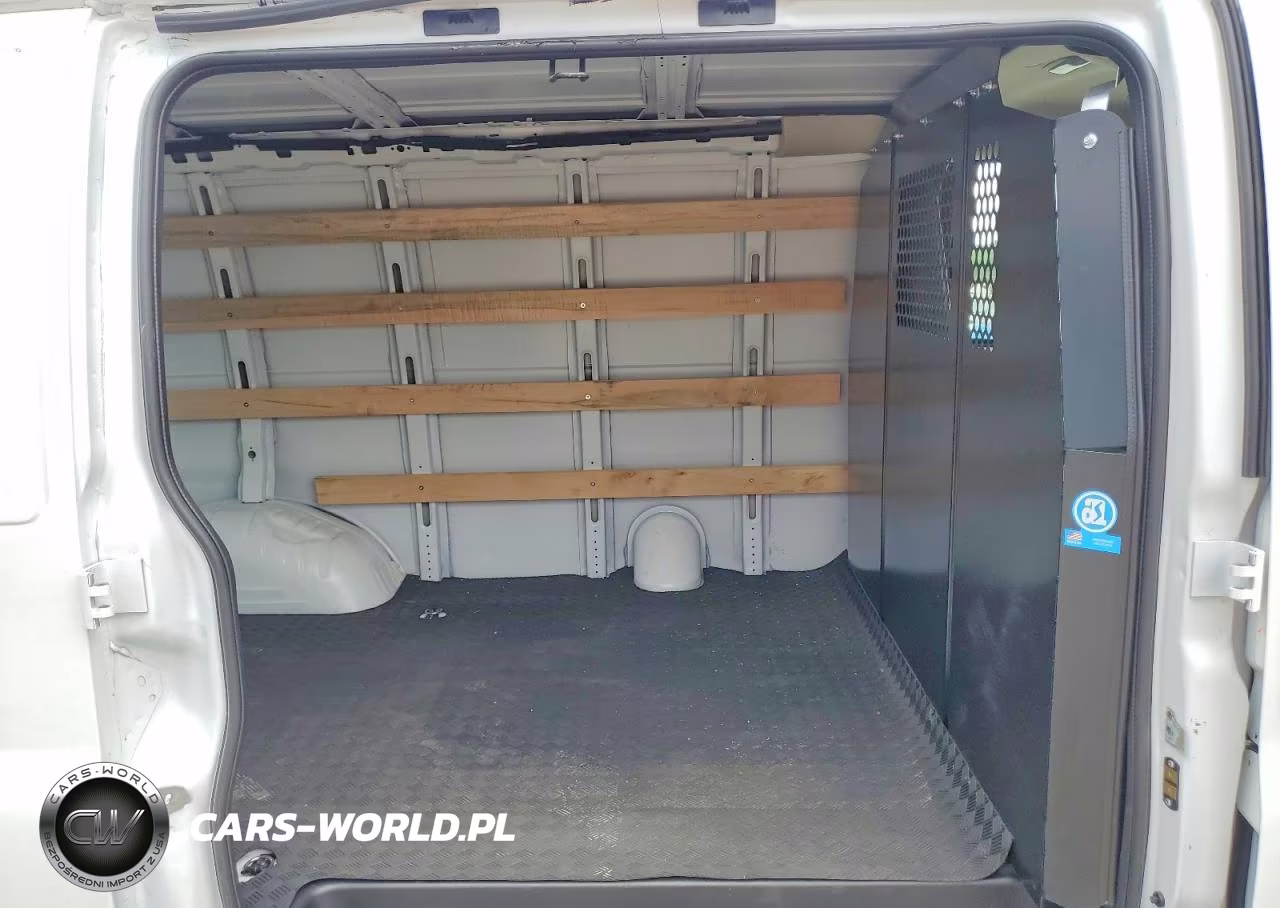 2025 Chevrolet Express G2500 VIN:1GCWGAFP9S1259955 - 11