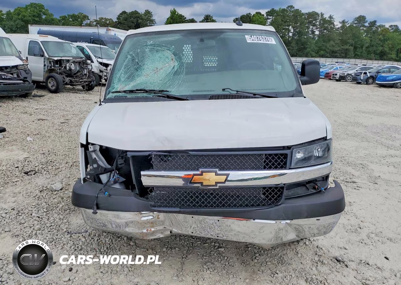 2025 Chevrolet Express G2500 VIN:1GCWGAFP9S1259955 - 5