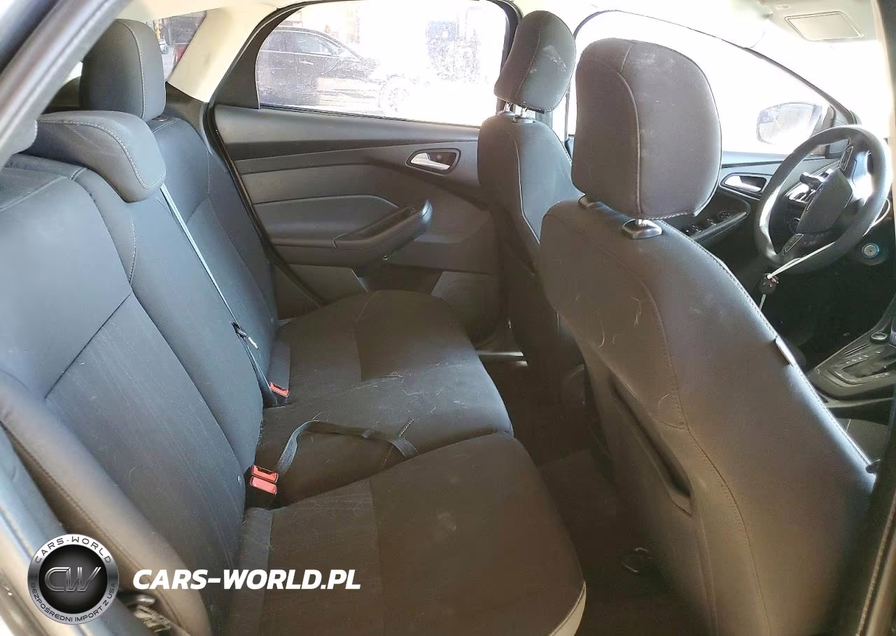 2017 Ford Focus Se VIN:1FADP3K25HL232560 - 10