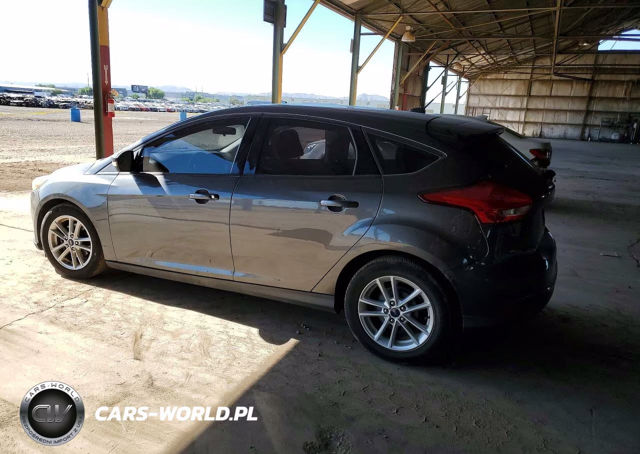 2017 Ford Focus Se VIN:1FADP3K25HL232560 - 2