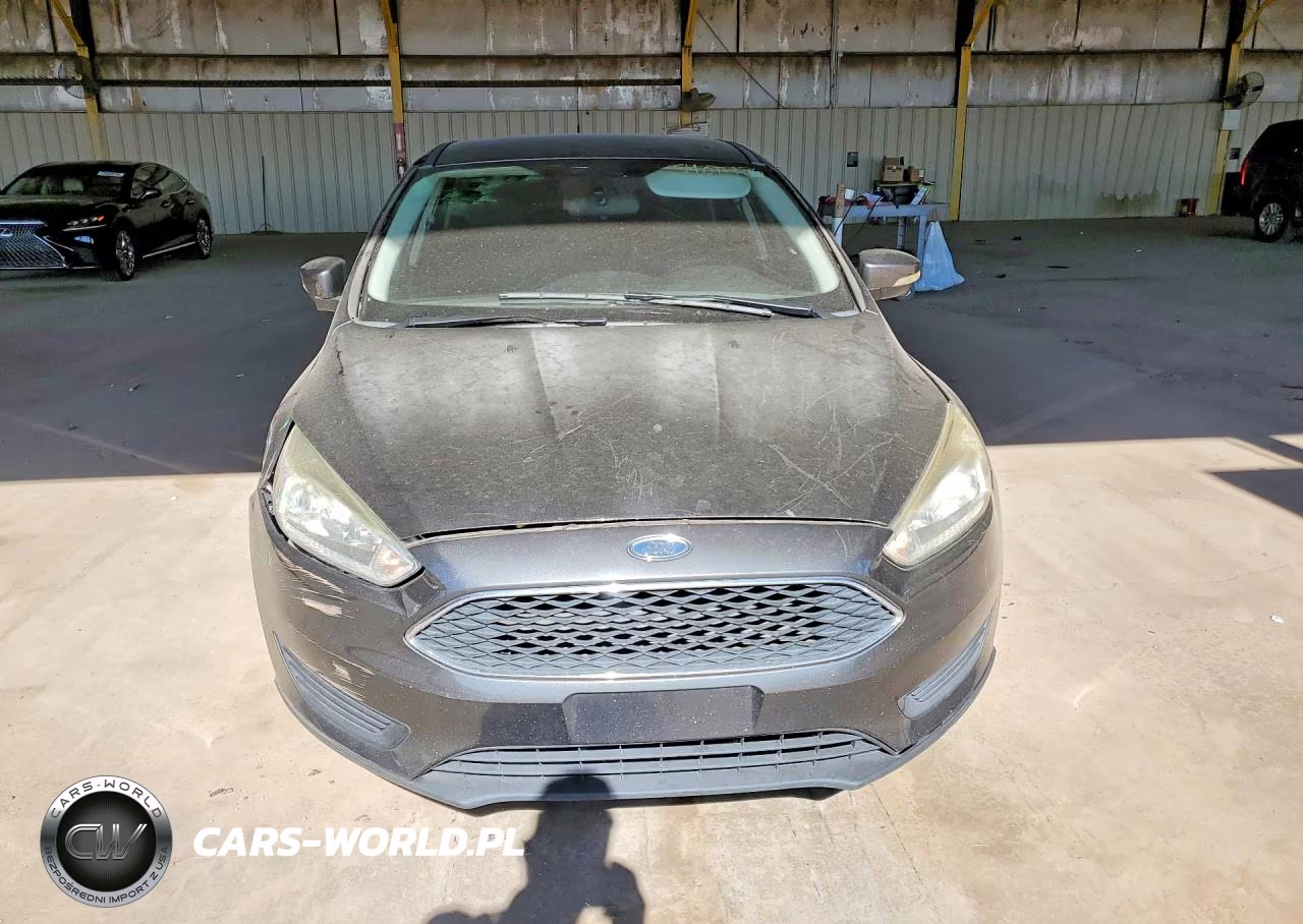 2017 Ford Focus Se VIN:1FADP3K25HL232560 - 5