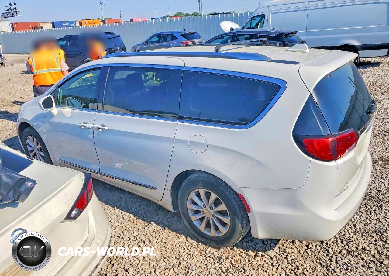 2018 Chrysler Pacifica VIN:2C4RC1BG6JR332899 - 2