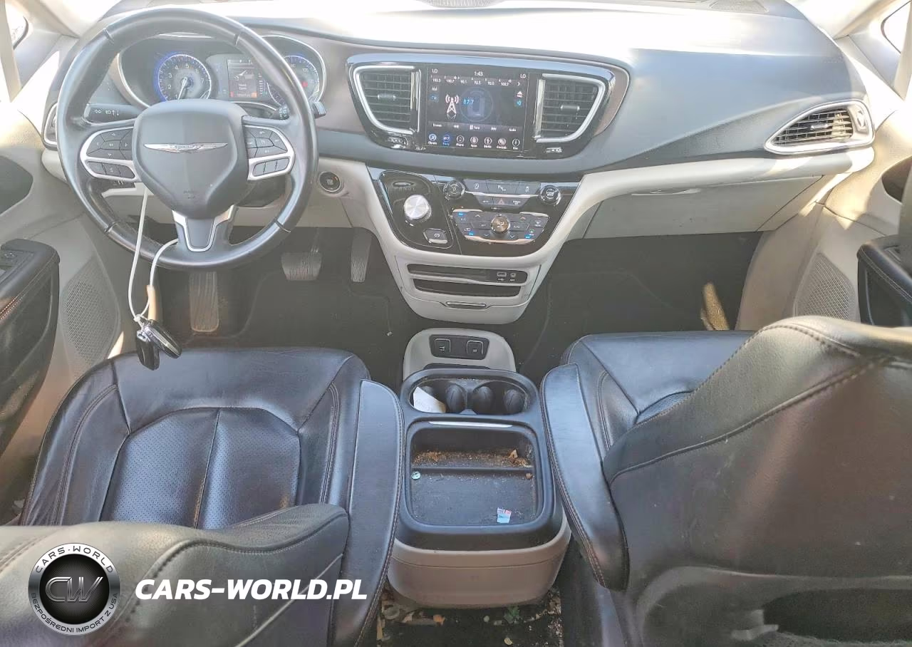 2018 Chrysler Pacifica VIN:2C4RC1BG6JR332899 - 8