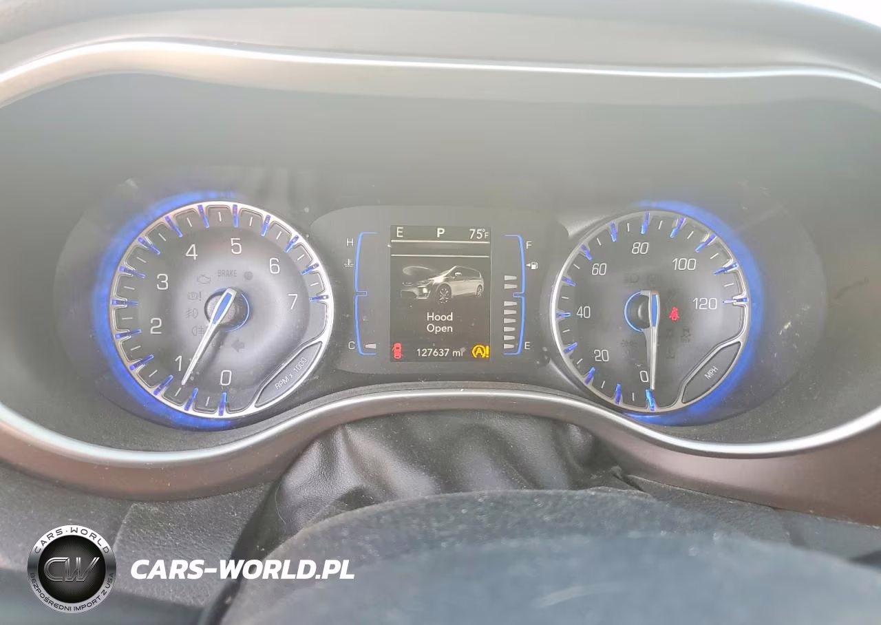 2018 Chrysler Pacifica VIN:2C4RC1BG6JR332899 - 9