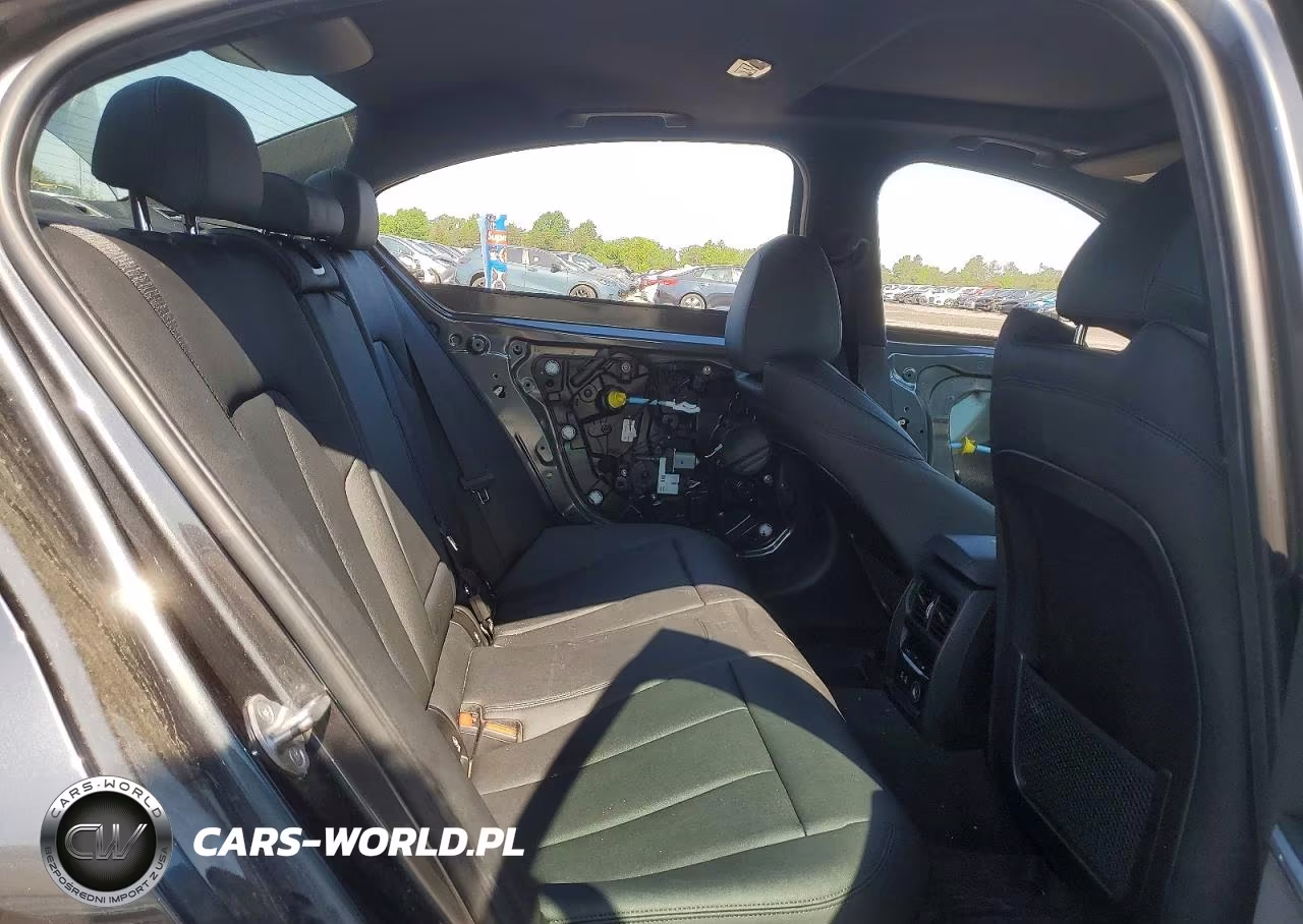 2020 BMW 330Xi VIN:3MW5R7J0XL8B12685 - 10