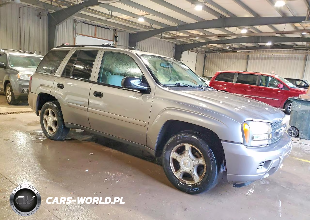 2008 Chevrolet Trailblazer Ls VIN:1GNDT13SX82236030 - 4