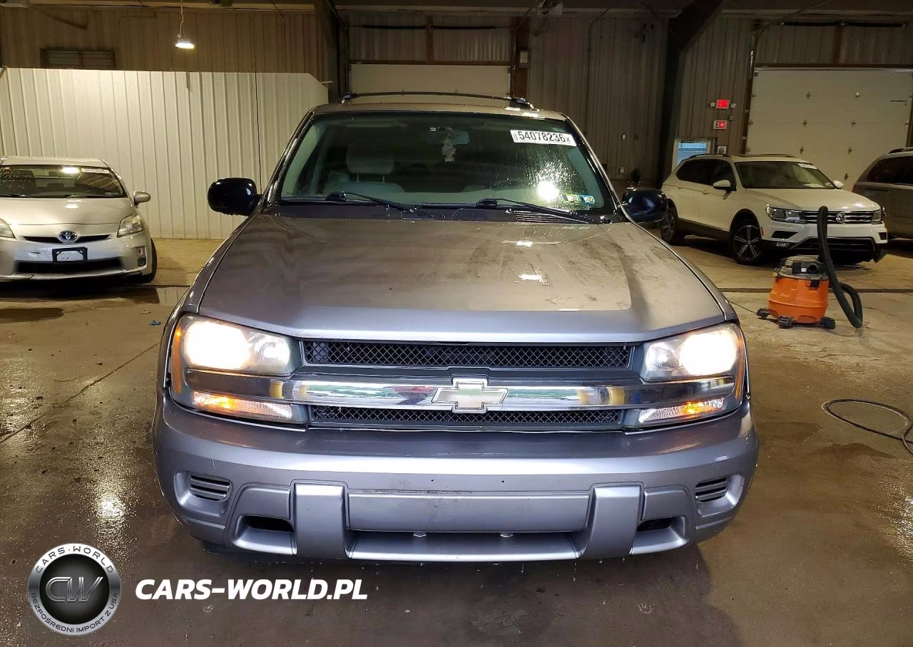 2008 Chevrolet Trailblazer Ls VIN:1GNDT13SX82236030 - 5