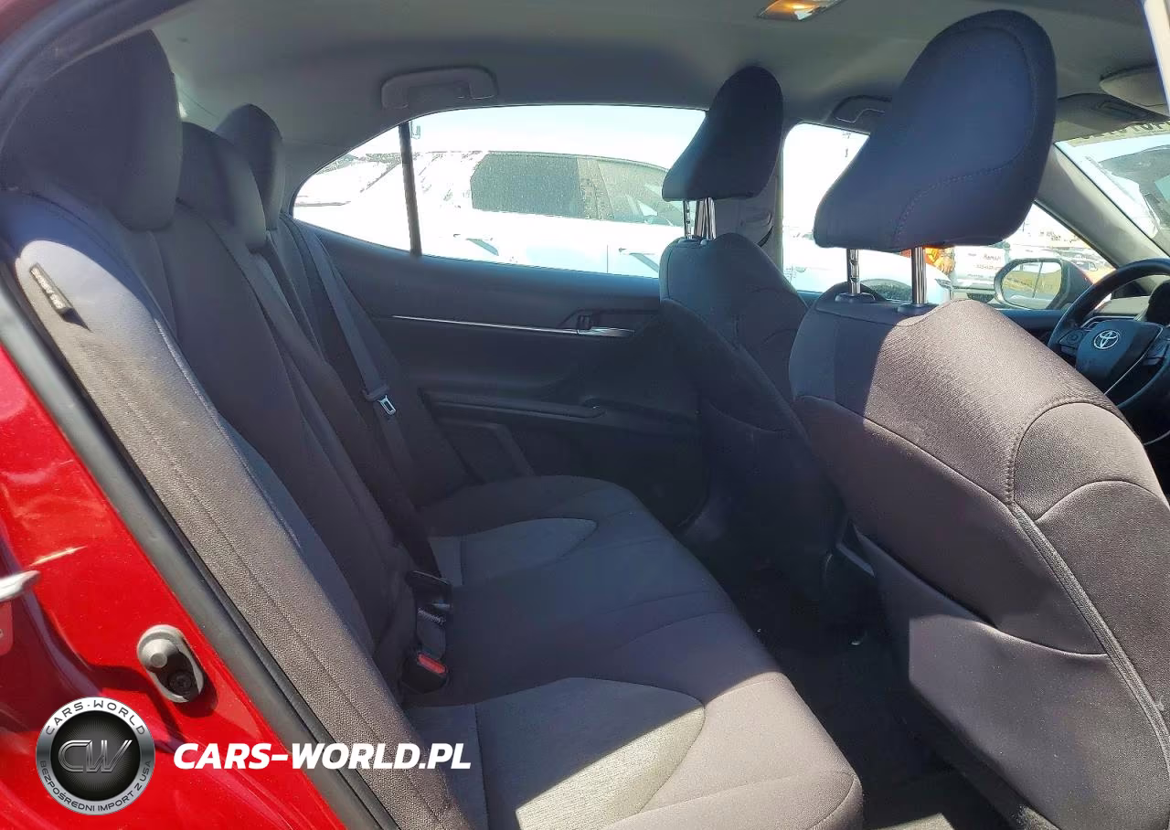 2019 Toyota Camry Le VIN:4T1B11HK9KU290165 - 10