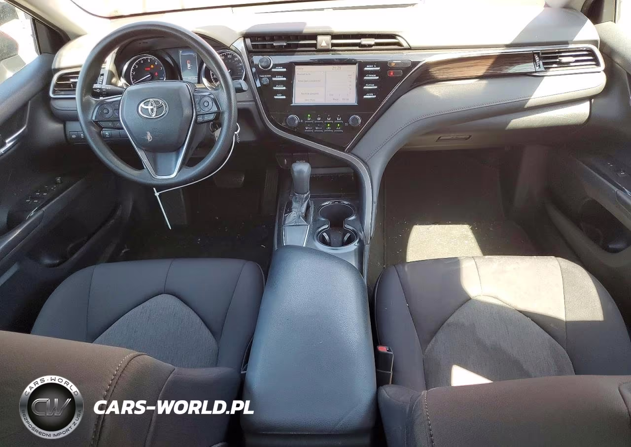 2019 Toyota Camry Le VIN:4T1B11HK9KU290165 - 8