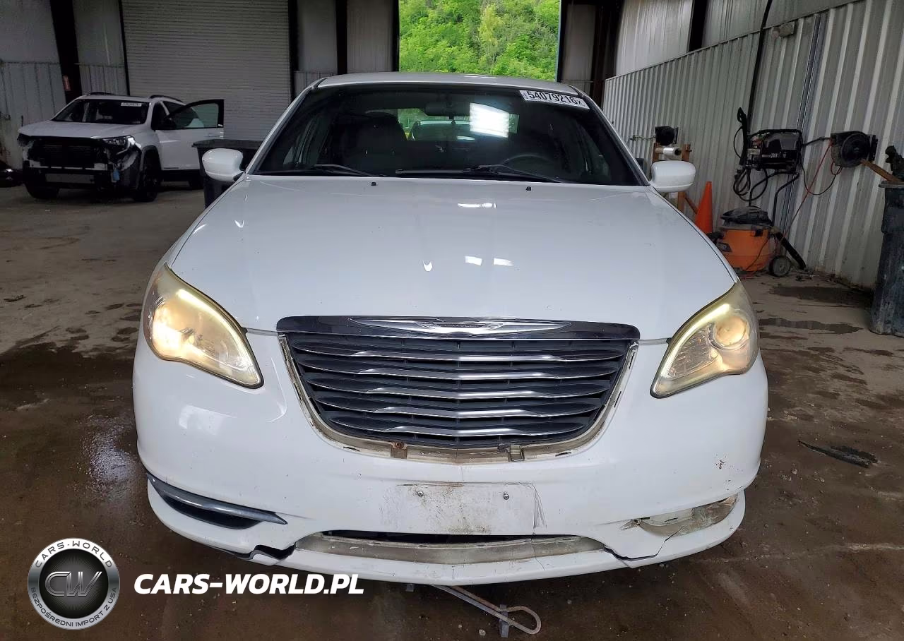 2011 Chrysler 200 Touring VIN:1C3BC1FBXBN623473 - 5