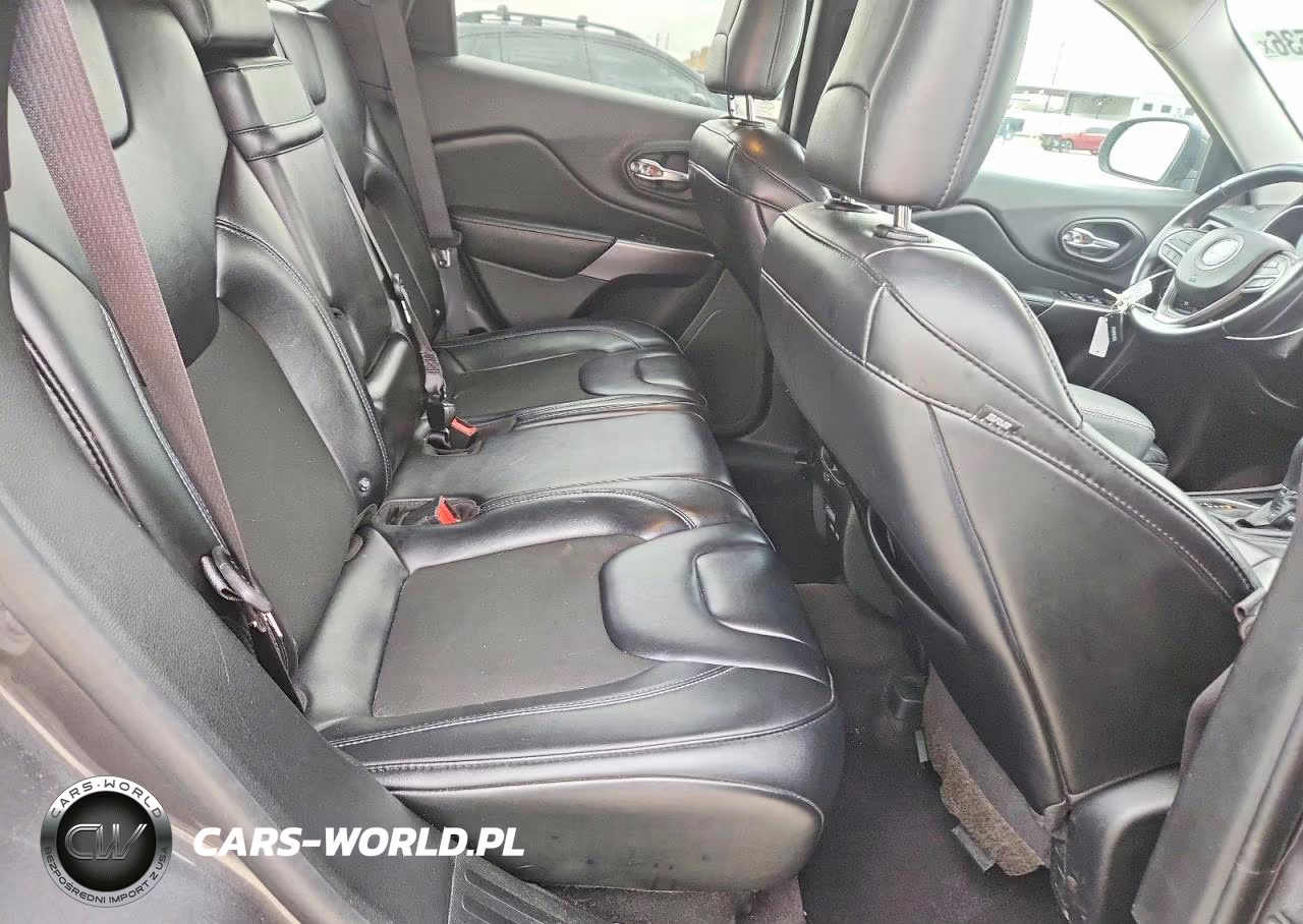 2019 Jeep Cherokee Latitude Plus VIN:1C4PJLLB9KD196980 - 10