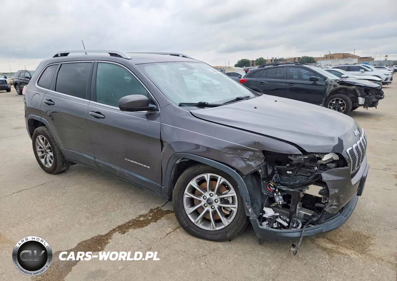 2019 Jeep Cherokee Latitude Plus VIN:1C4PJLLB9KD196980 - 4