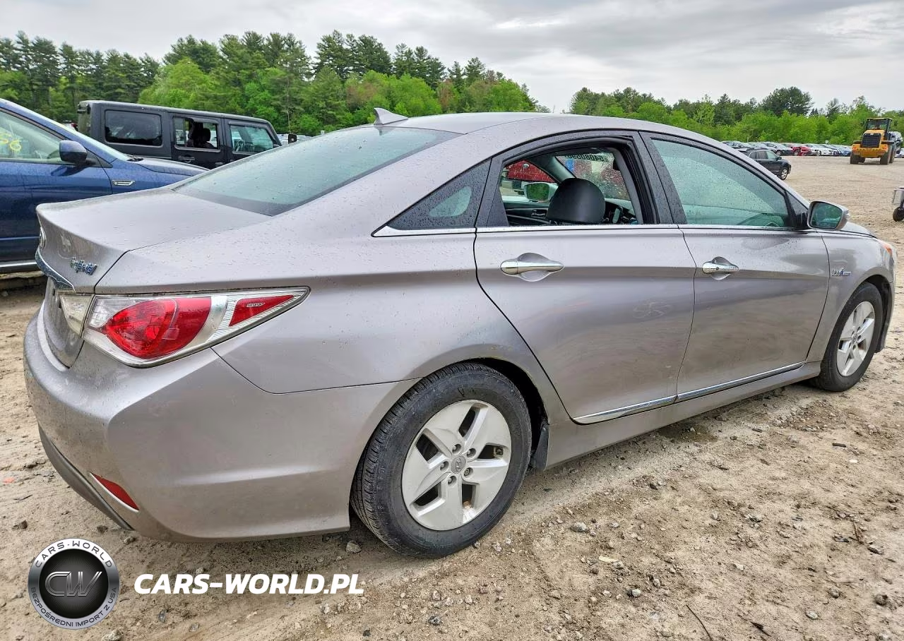 2012 Hyundai Sonata Hybrid VIN:KMHEC4A40CA040689 - 3