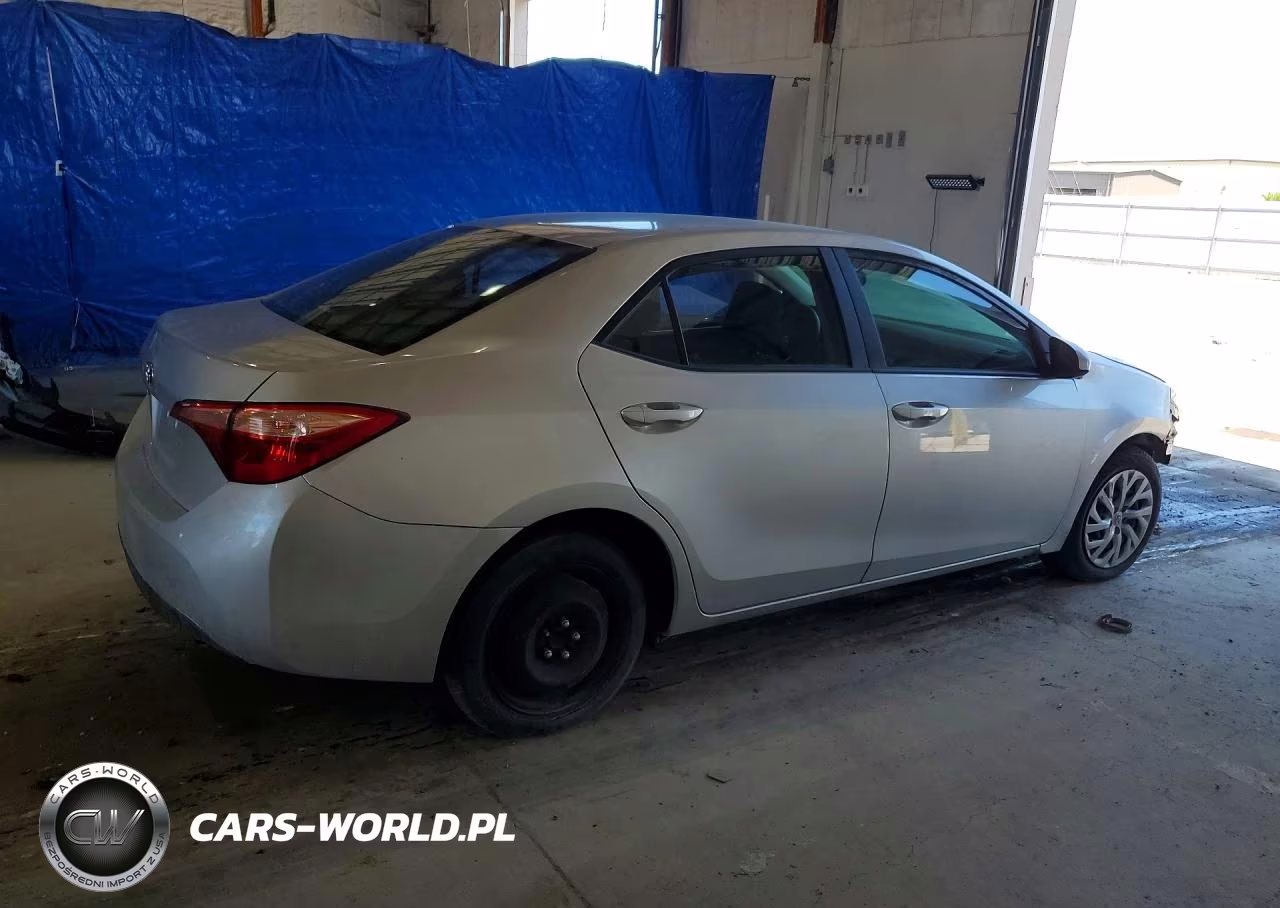 2019 Toyota Corolla Le VIN:5YFBURHEXKP871207 - 3