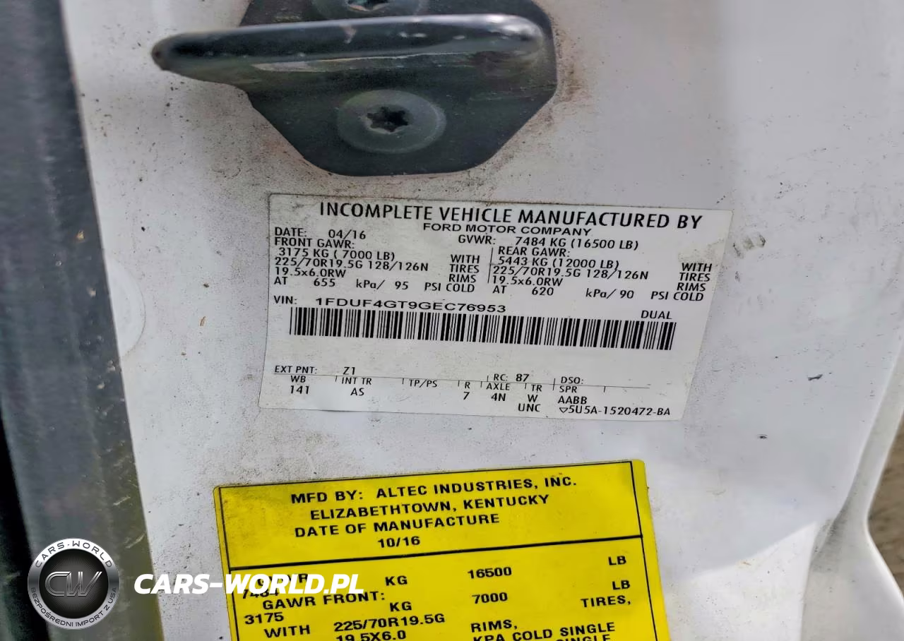 2016 Ford F450 Super Duty Bucket Truck VIN:1FDUF4GT9GEC76953 - 13