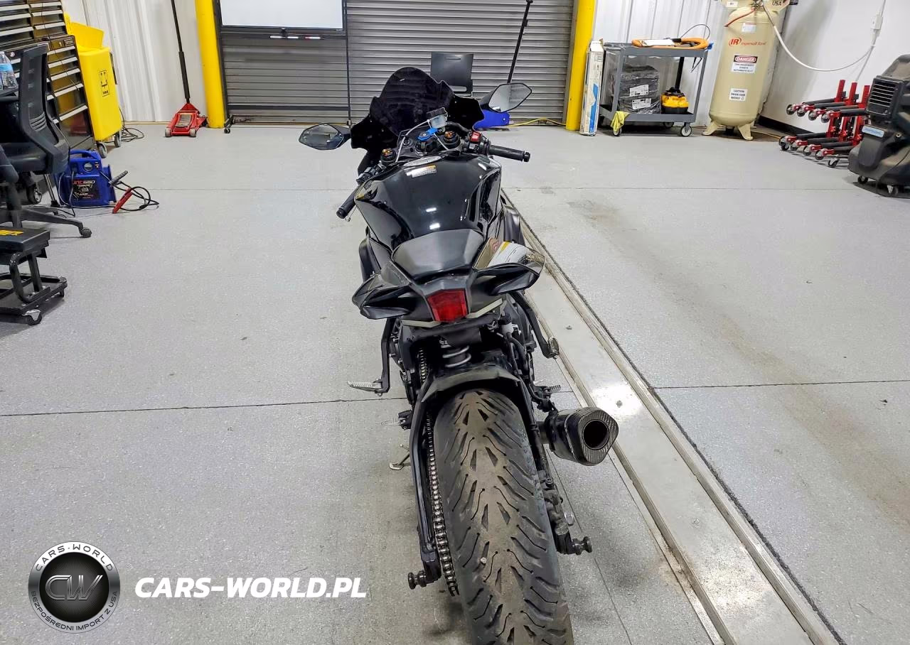 2023 Yamaha Yzfr1 VIN:JYARN66Y4PA001080 - 4