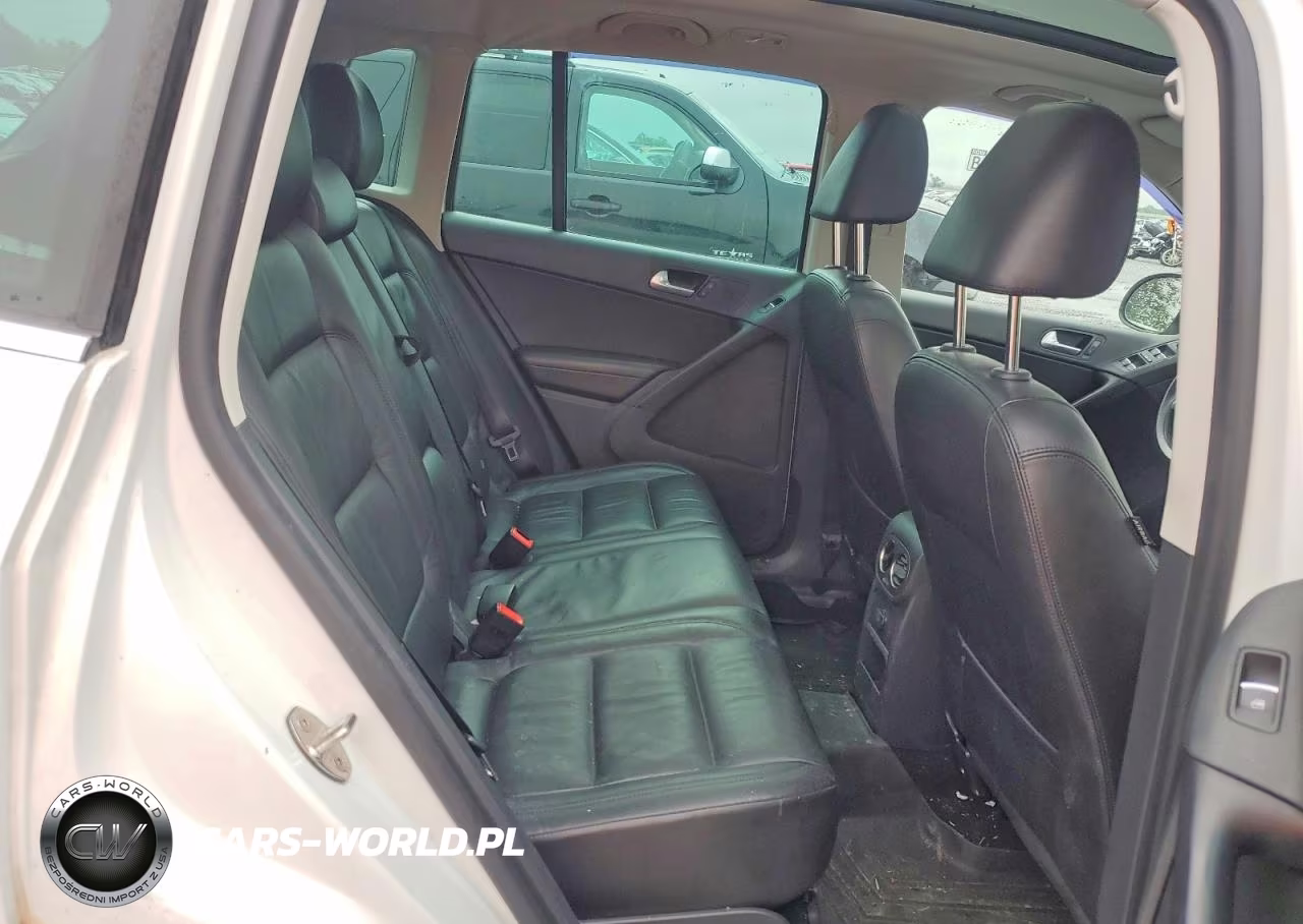2017 Volkswagen Tiguan Sport VIN:WVGTV7AXXHK010680 - 11