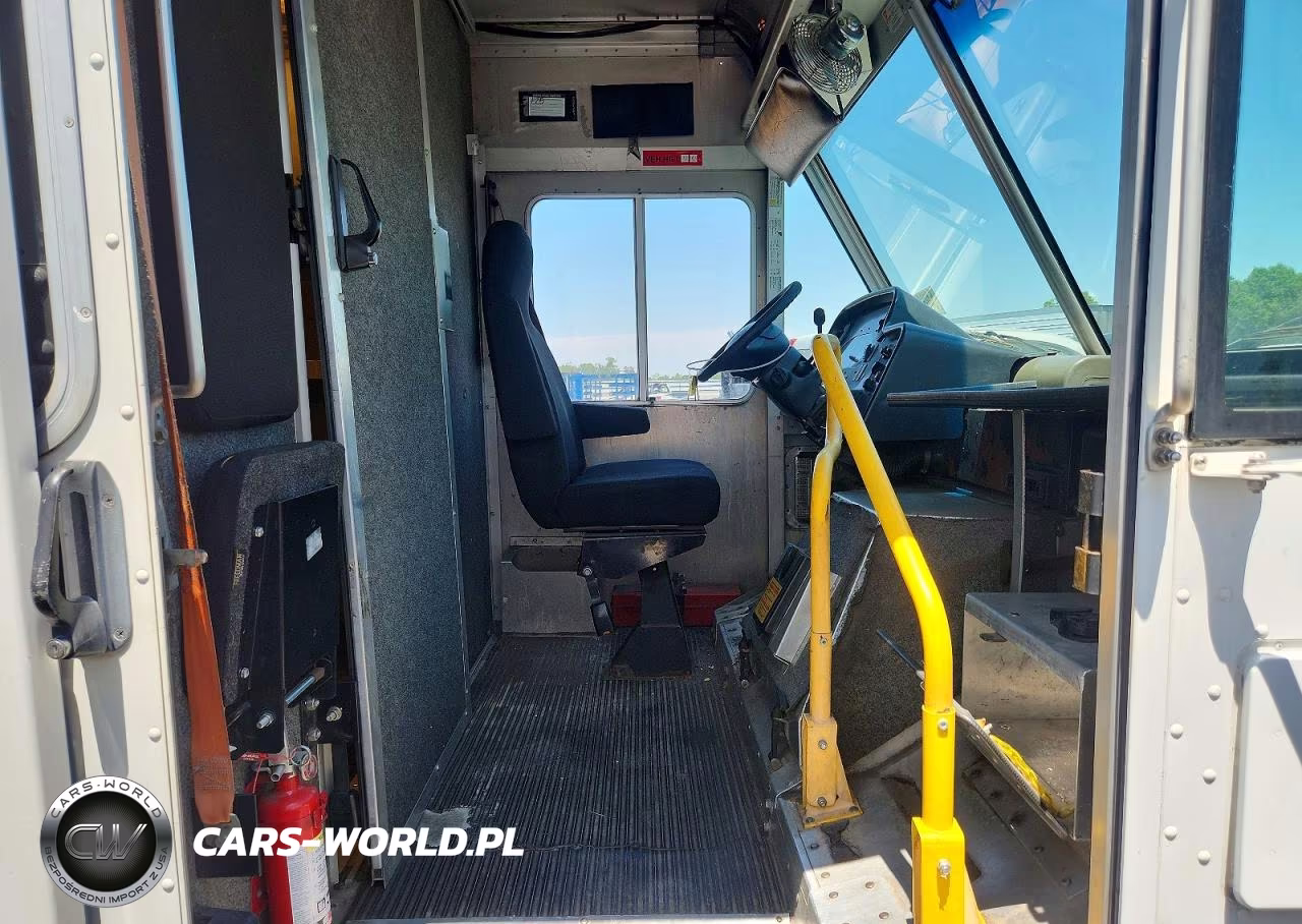 2008 Ford E450 Delivery Truck VIN:1FCLE49L58DA65112 - 7