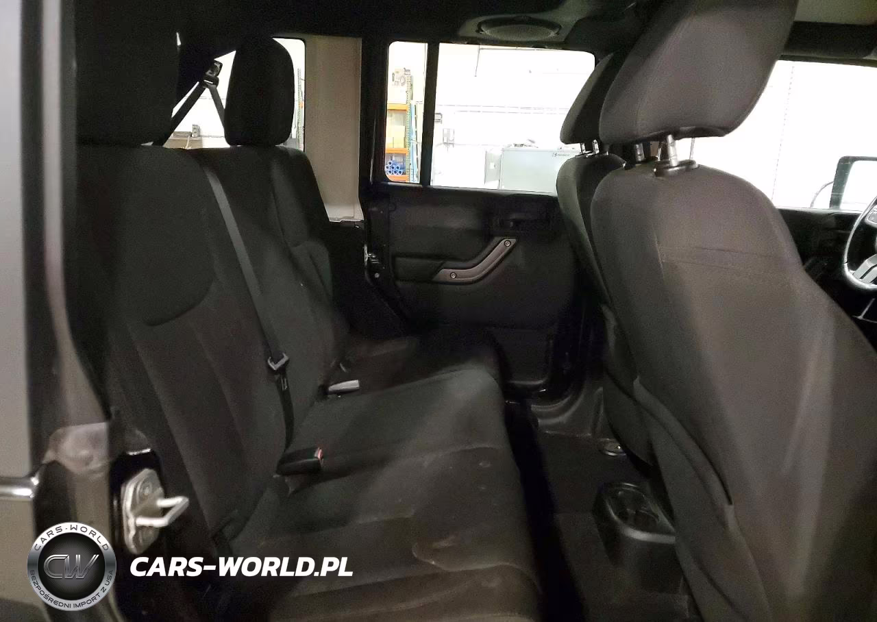 2013 Jeep Wrangler Unlimited Sport VIN:1C4BJWDG7DL637178 - 11