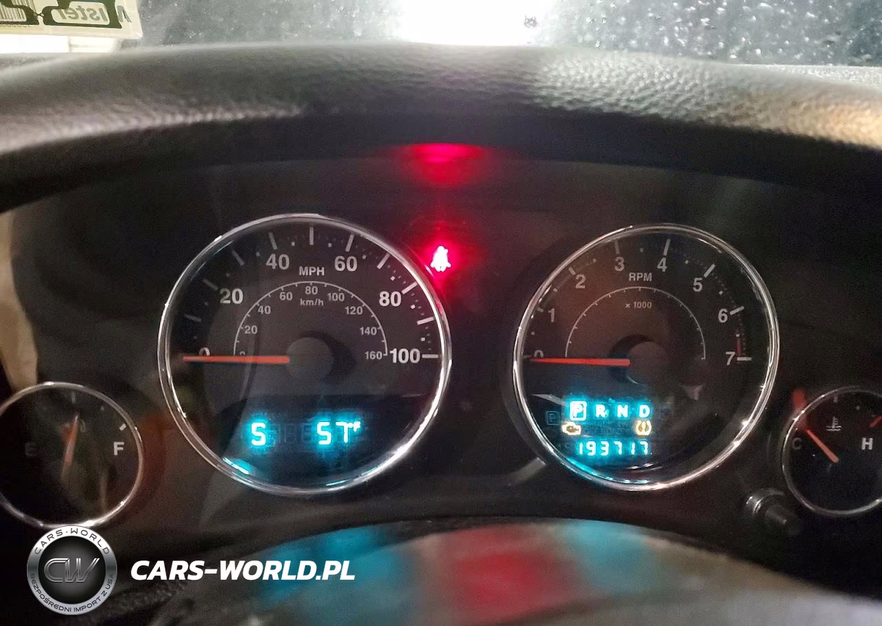 2013 Jeep Wrangler Unlimited Sport VIN:1C4BJWDG7DL637178 - 9