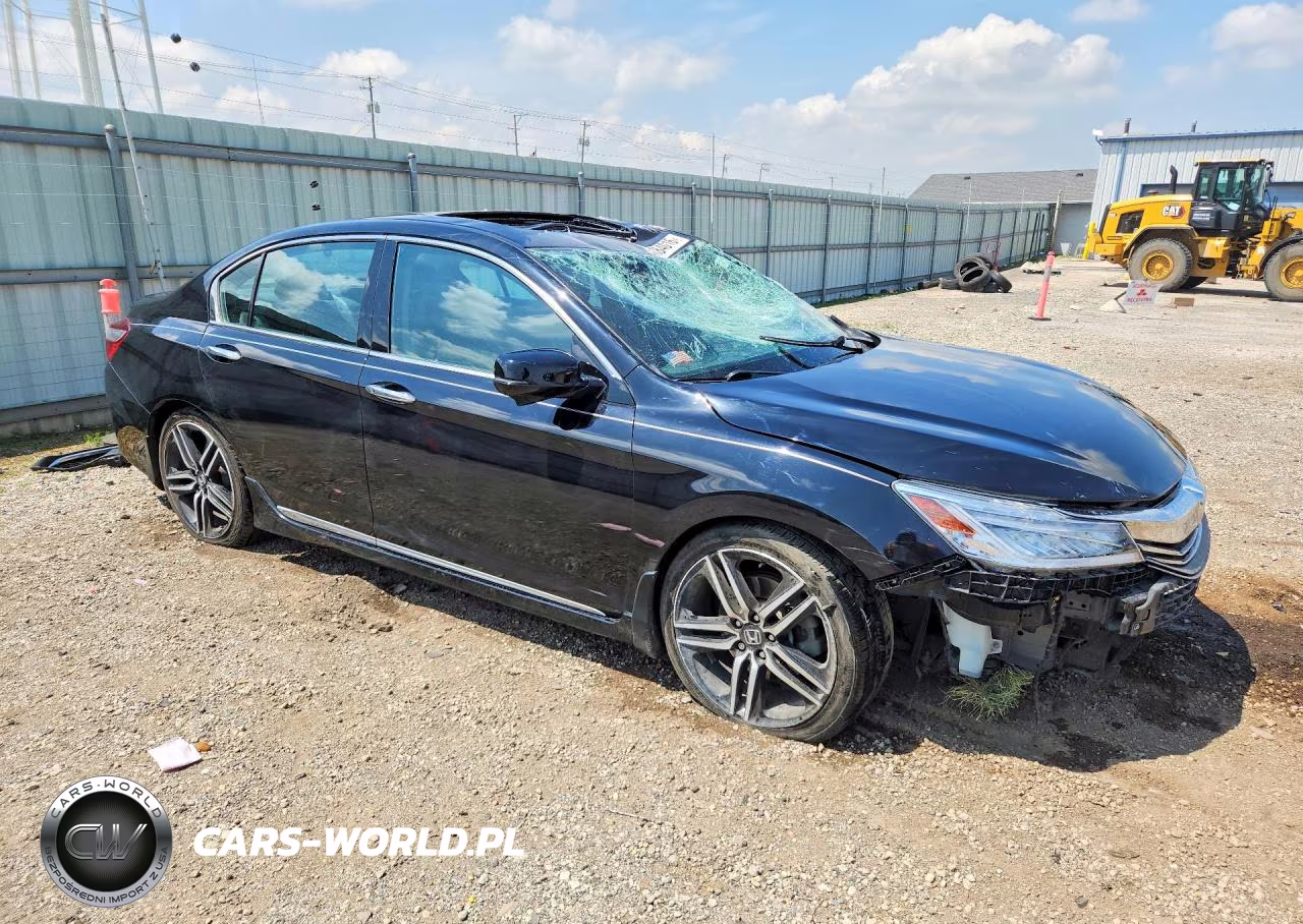 2017 Honda Accord Touring VIN:1HGCR3F97HA022773 - 4