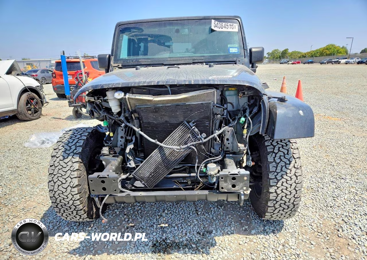 2017 Jeep Wrangler Sahara VIN:1C4AJWBG9HL525017 - 5