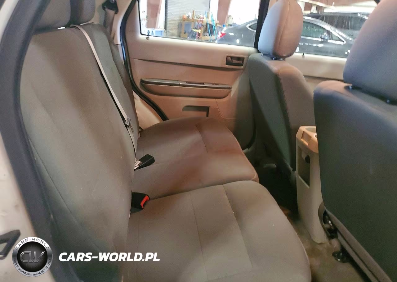 2010 Ford Escape Xls VIN:1FMCU0C73AKC65944 - 10