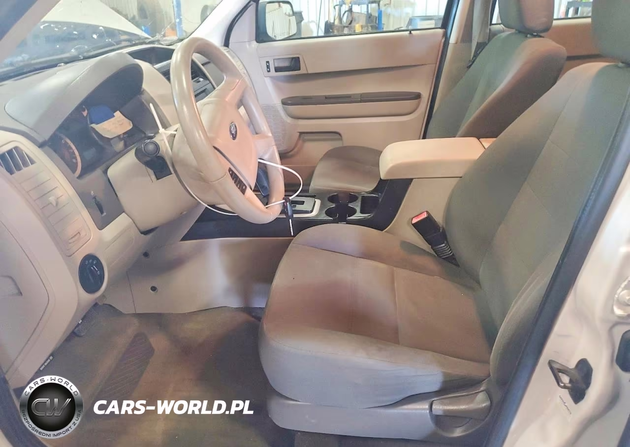 2010 Ford Escape Xls VIN:1FMCU0C73AKC65944 - 7