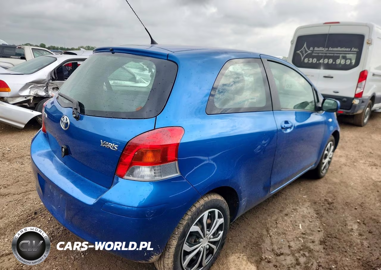 2011 Toyota Yaris Base VIN:JTDJT4K39B5335256 - 3