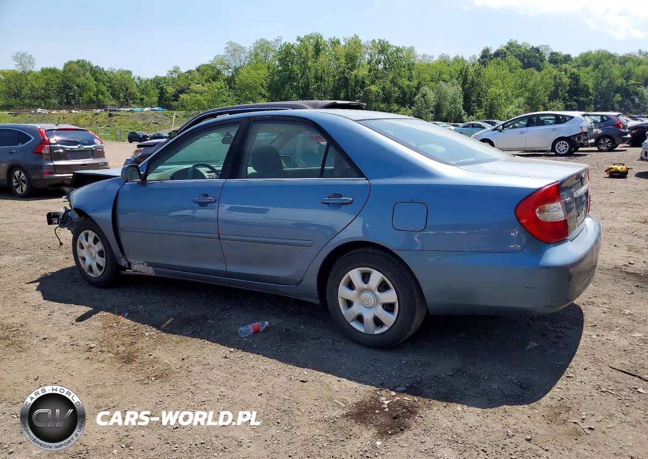 2002 Toyota Camry Le VIN:4T1BE32K02U564829 - 2