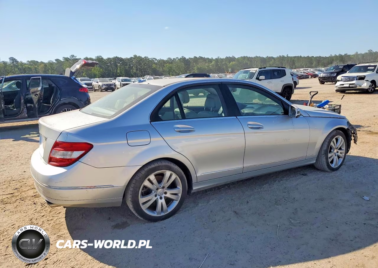 2010 Mercedes-Benz C 300 VIN:WDDGF5EBXAR130553 - 3