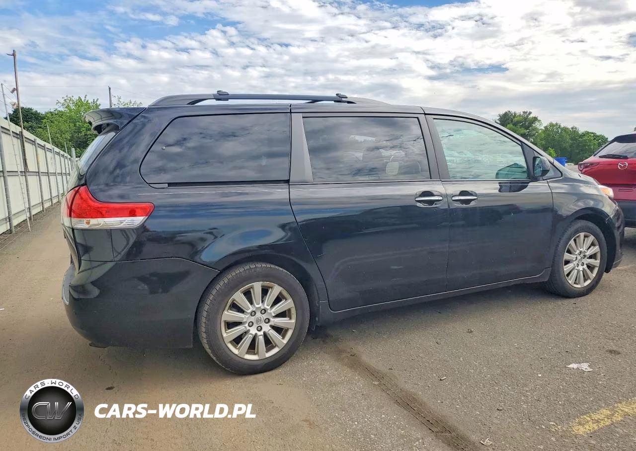 2013 Toyota Sienna Xle 7-Passenger VIN:5TDDK3DC6DS071210 - 3