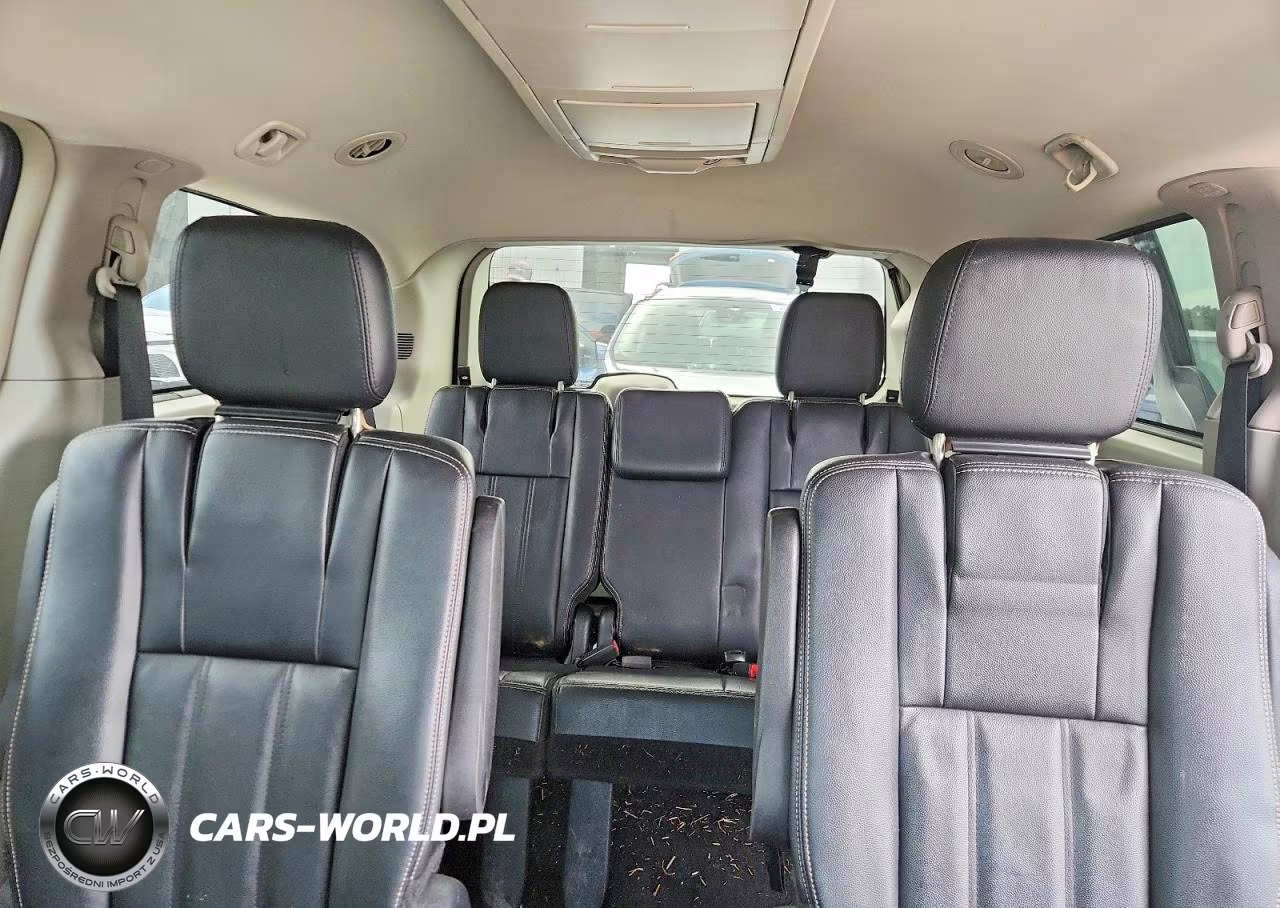 2014 Chrysler Town & Country Touring VIN:2C4RC1BGXER243021 - 10