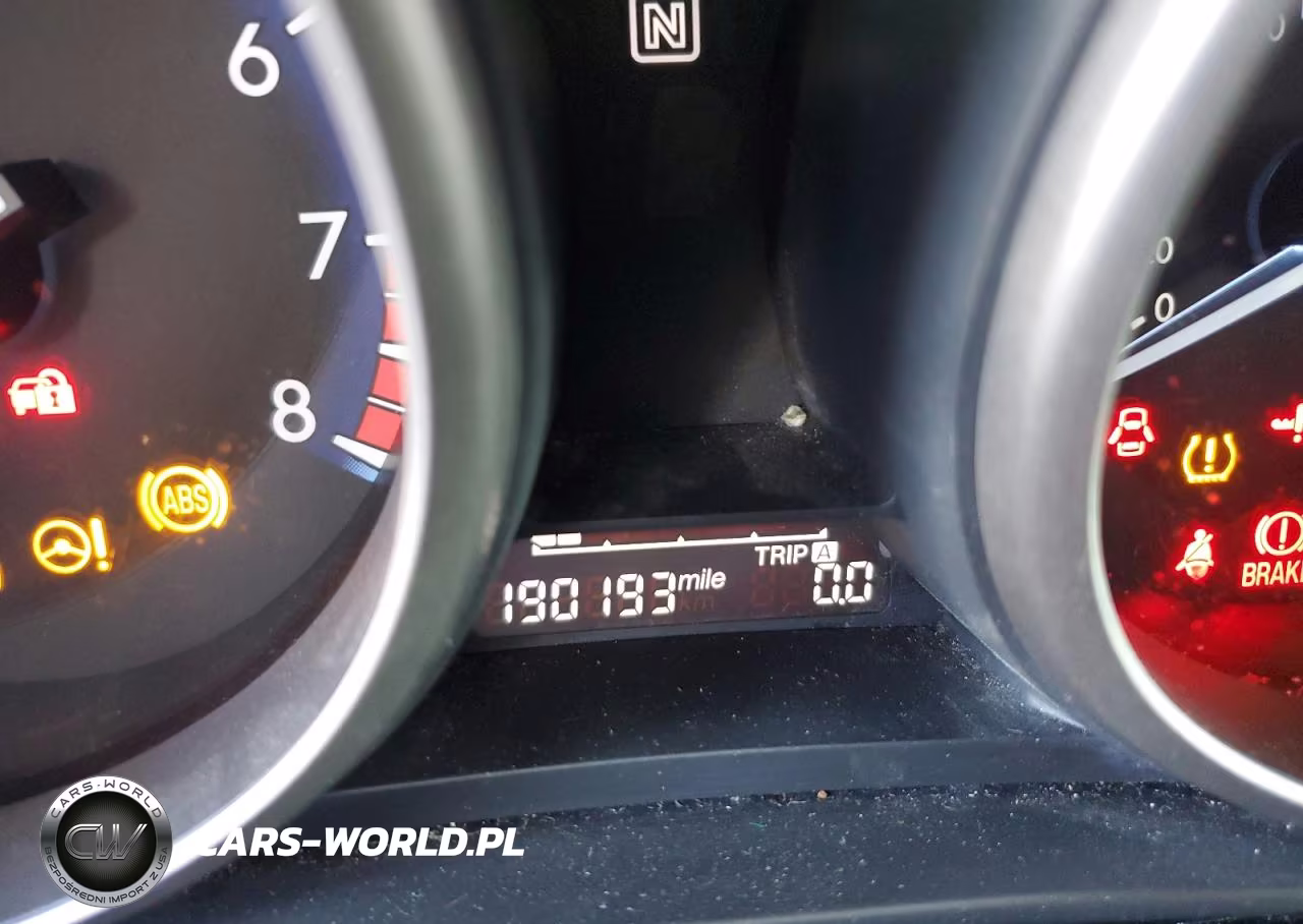 MAZDA 3 I VIN:JM1BL1L8XD1705606 - 9