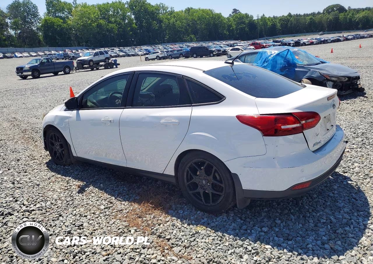2016 Ford Focus Se VIN:1FADP3F2XGL262579 - 2