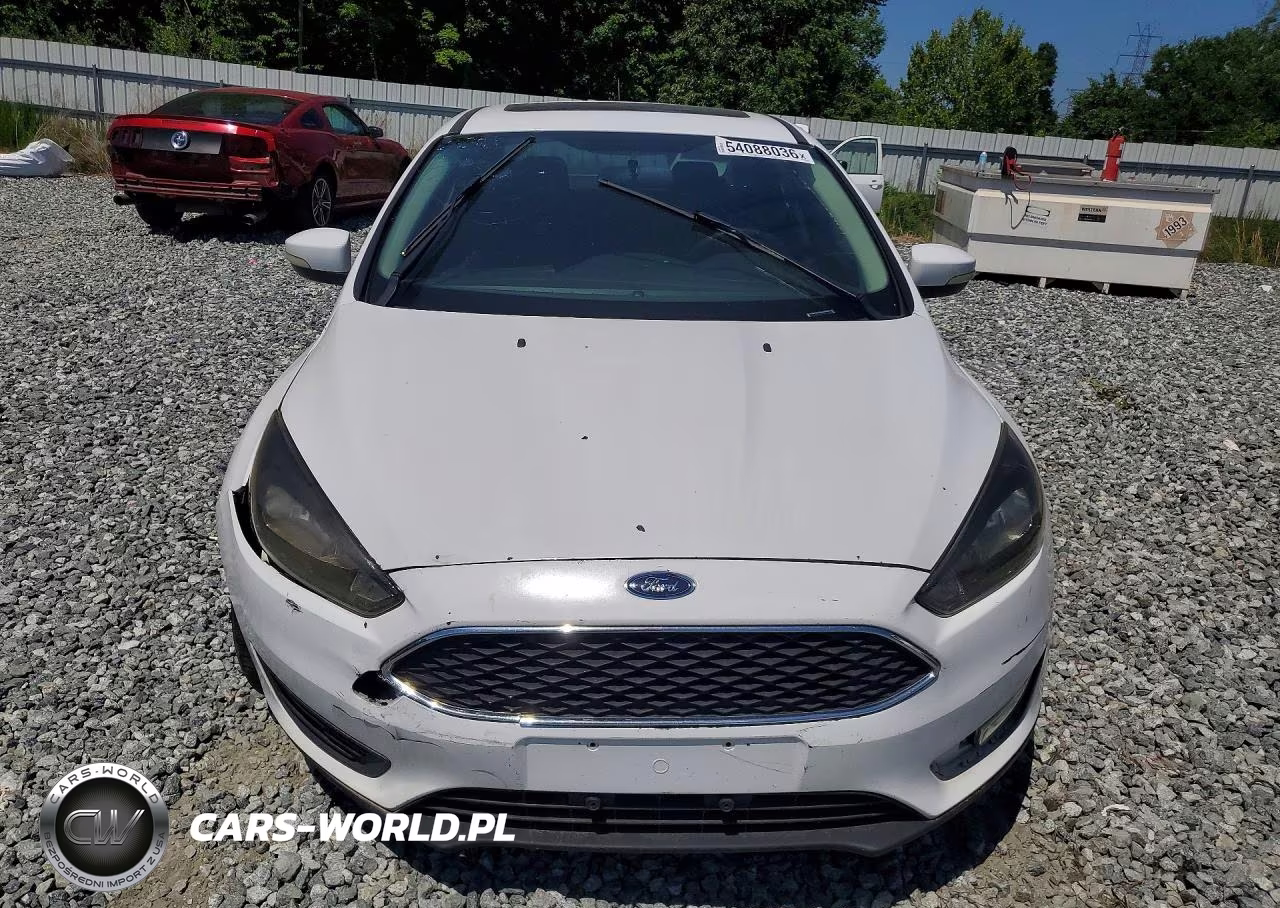 2016 Ford Focus Se VIN:1FADP3F2XGL262579 - 5