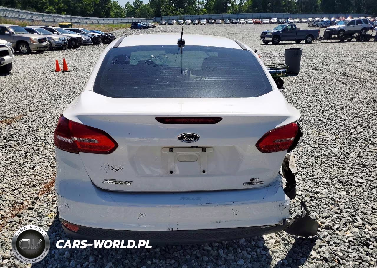 2016 Ford Focus Se VIN:1FADP3F2XGL262579 - 6