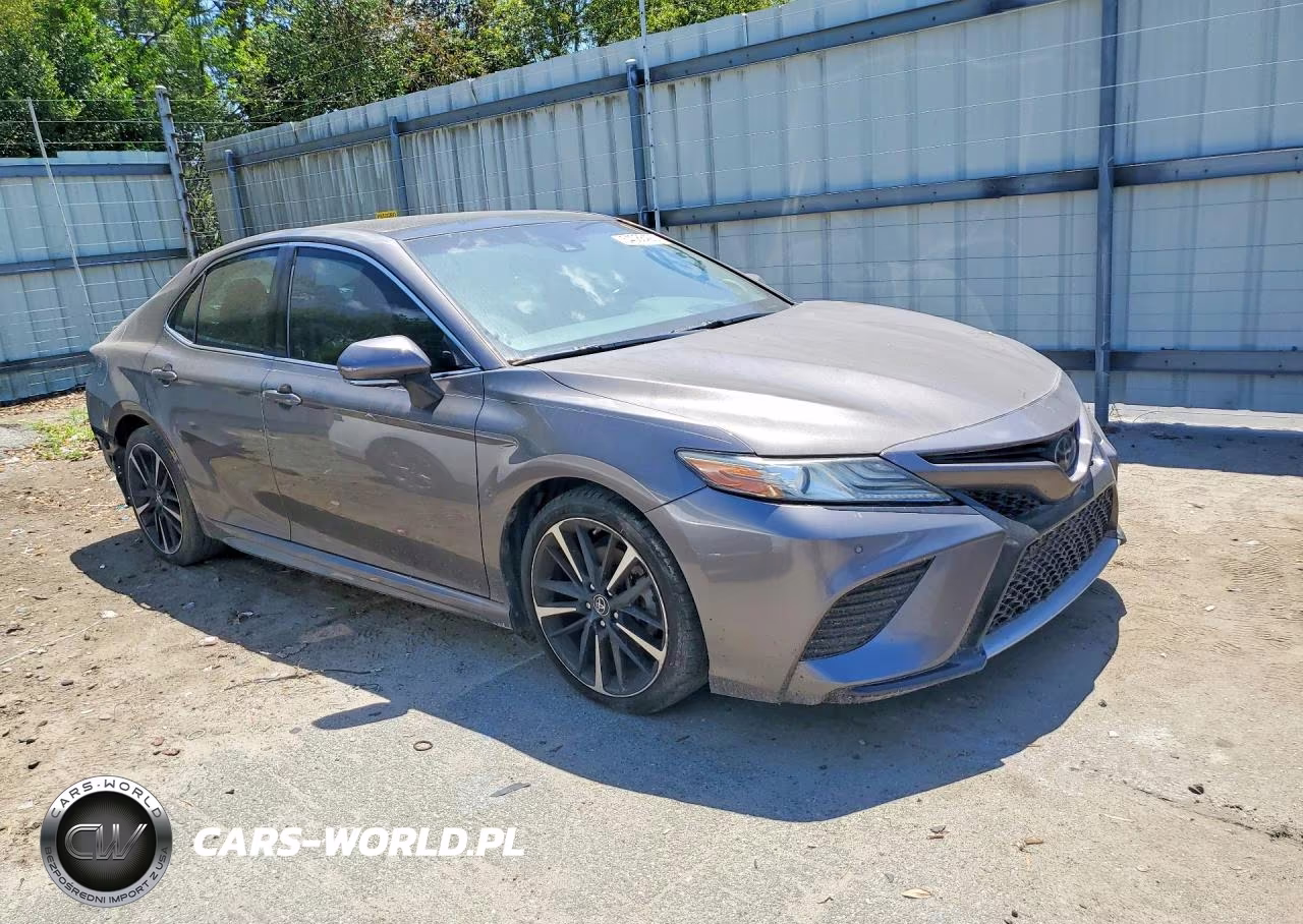 2018 Toyota Camry Xse VIN:4T1B61HK5JU089640 - 4