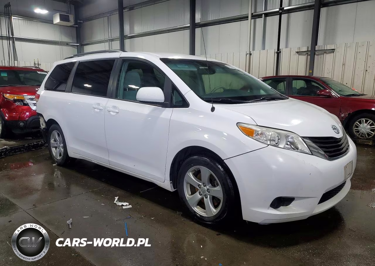 2014 Toyota Sienna Le VIN:5TDKK3DC5ES519624 - 4