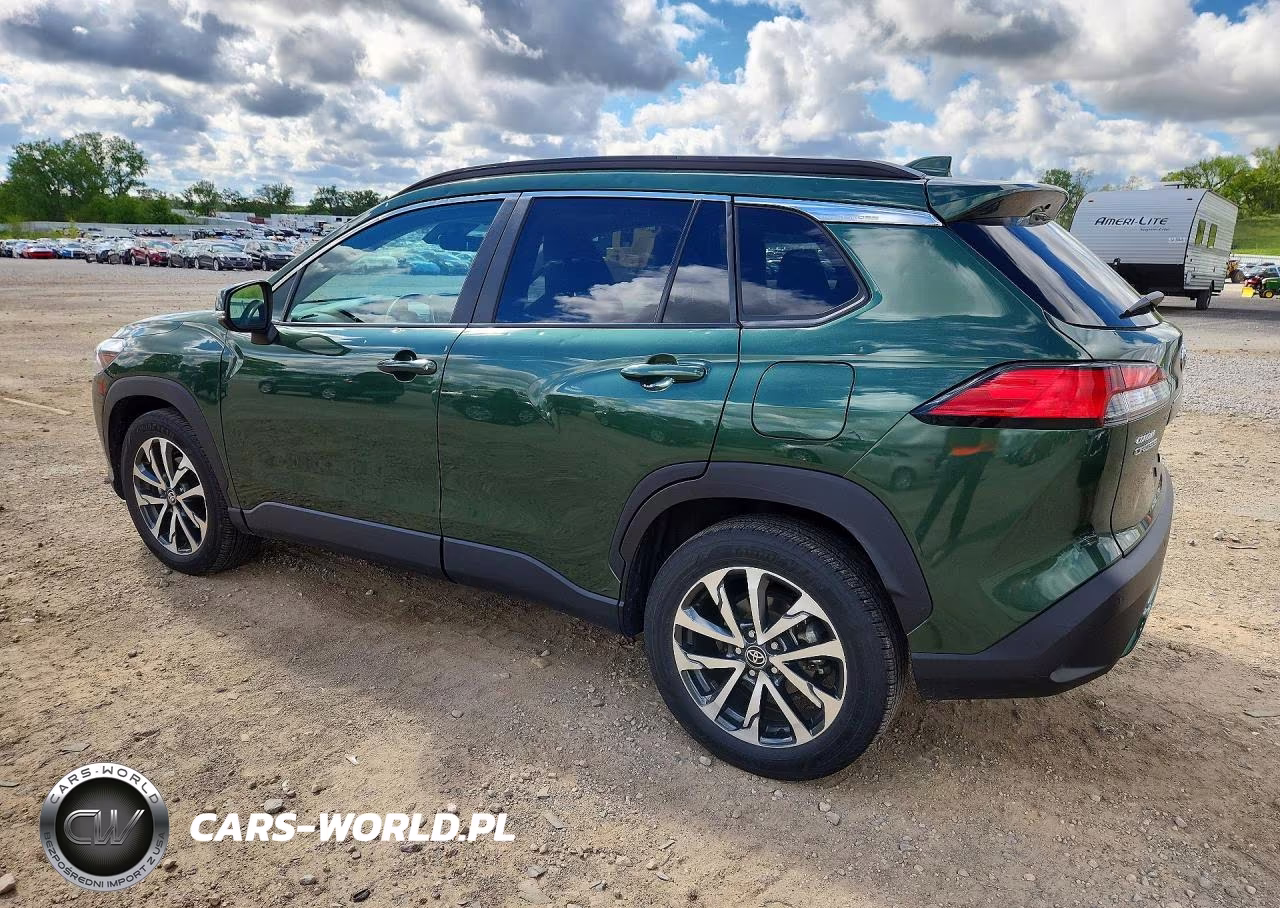 2022 Toyota Corolla Cross Xle VIN:7MUDAABG3NV042414 - 2