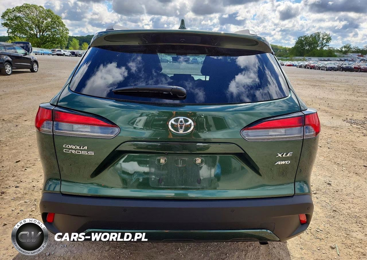 2022 Toyota Corolla Cross Xle VIN:7MUDAABG3NV042414 - 6