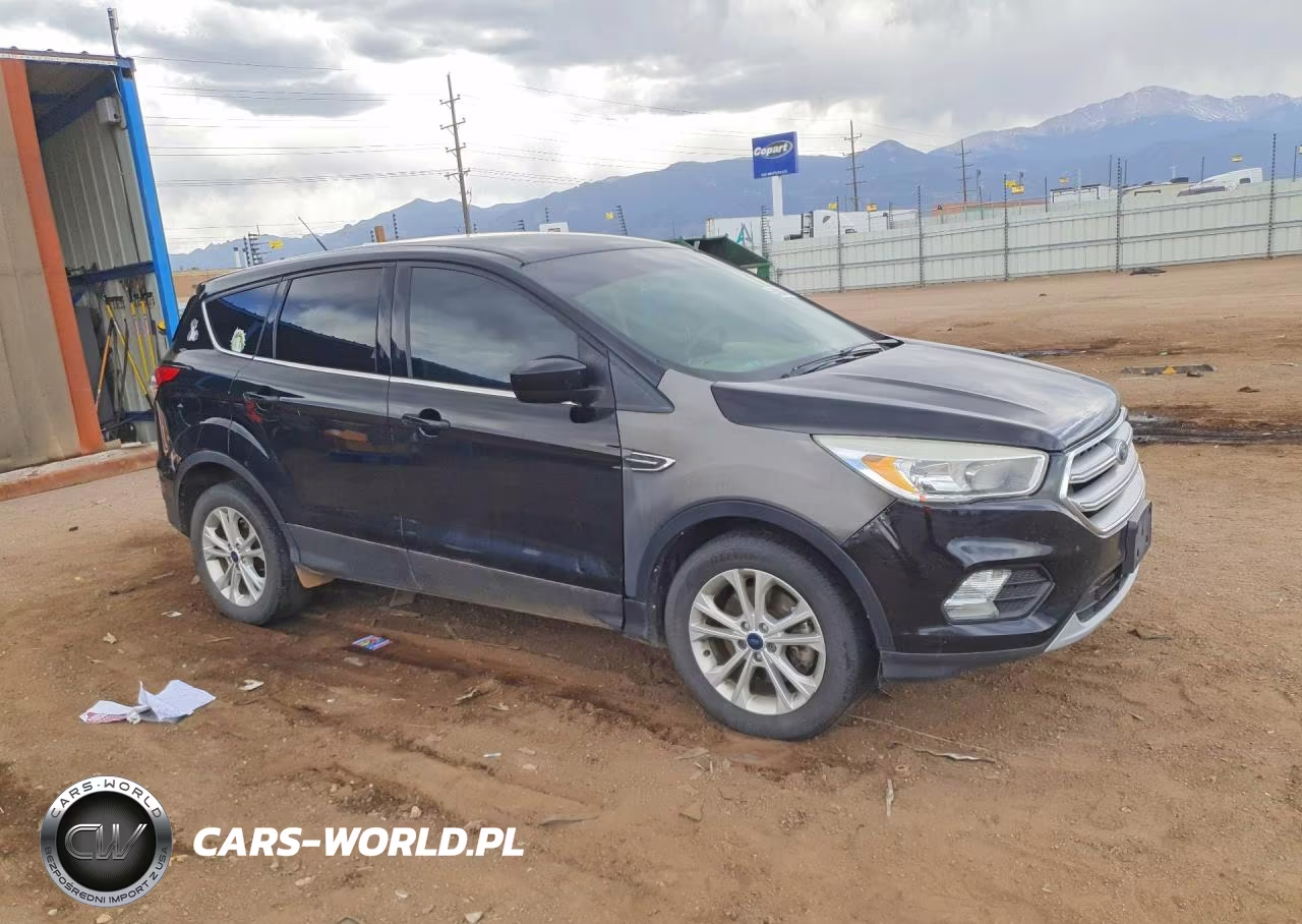 2017 Ford Escape Se VIN:1FMCU9GD5HUB60664 - 4
