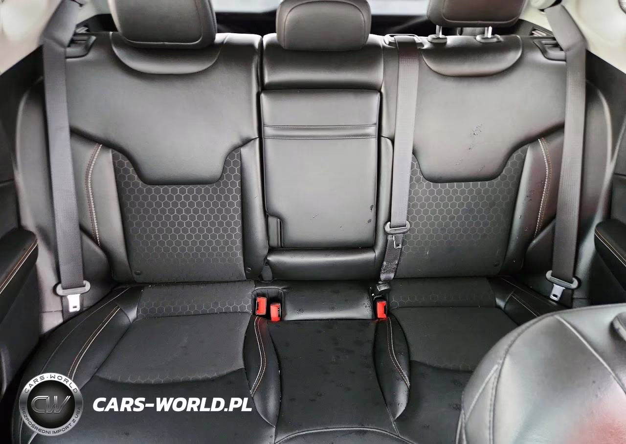 2019 Jeep Compass Latitude VIN:3C4NJCBB4KT614686 - 10