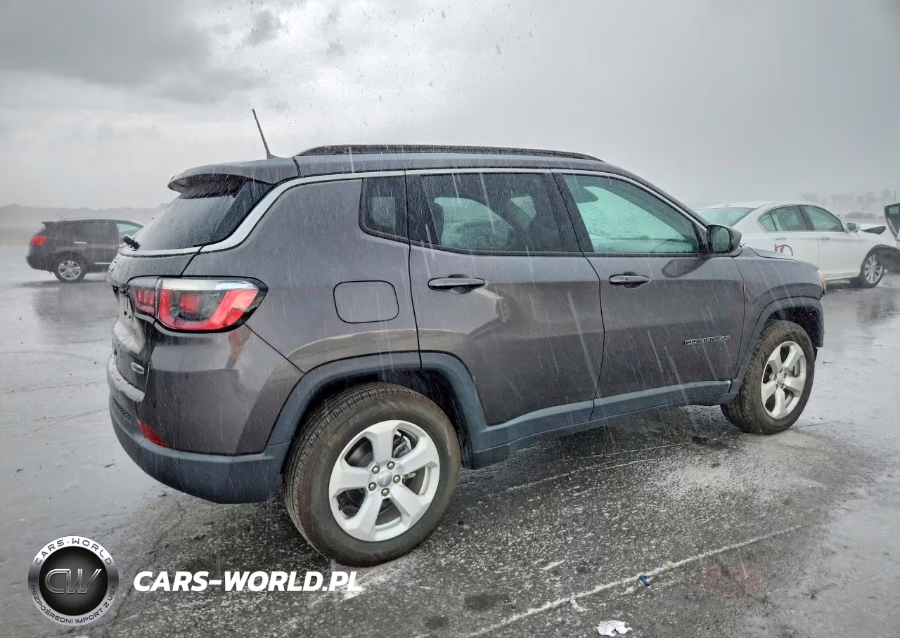2019 Jeep Compass Latitude VIN:3C4NJCBB4KT614686 - 3