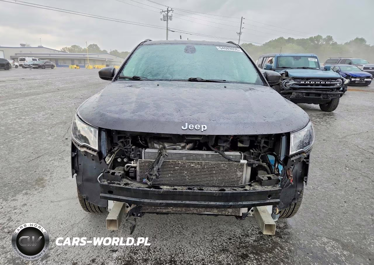 2019 Jeep Compass Latitude VIN:3C4NJCBB4KT614686 - 5